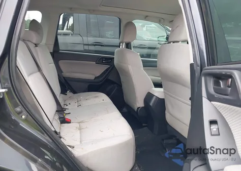 2018 Subaru Forester 2.5I Premium z USA, uszkodzony, nr VIN JF2SJAGC7JH487665